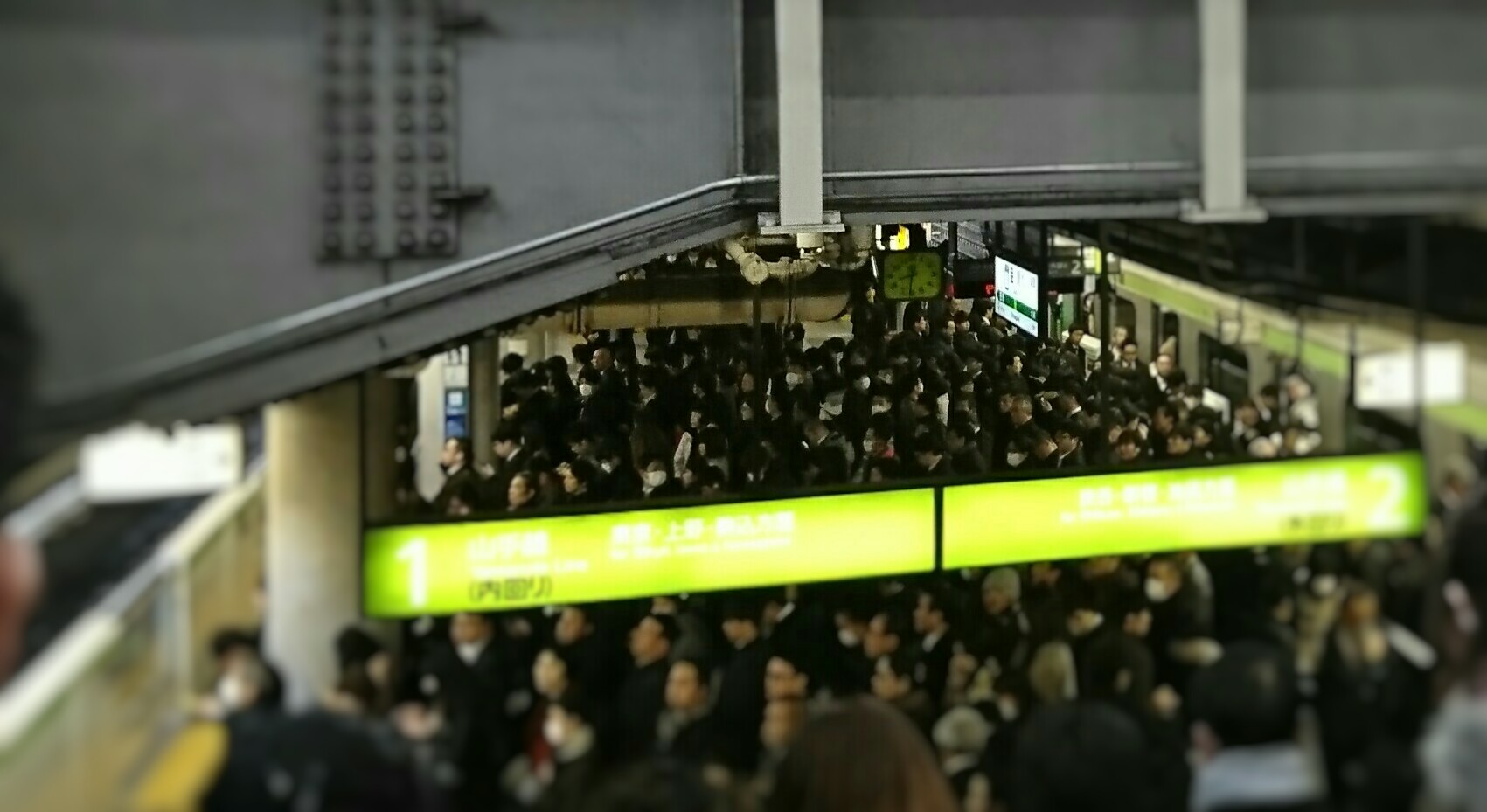 many people in rush hour at Shinagawa station